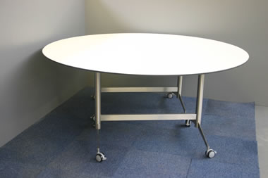 Flip top circular table	